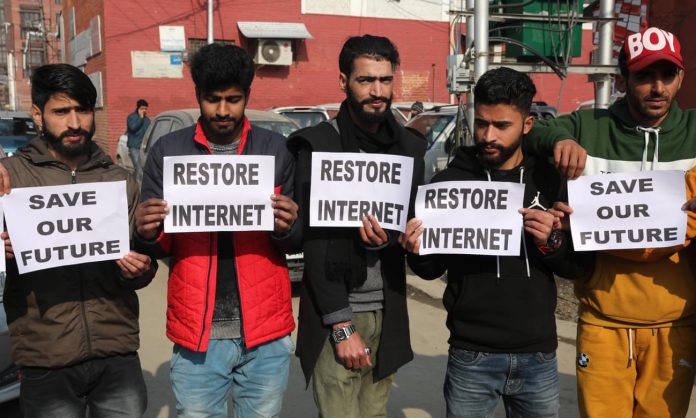 protest in kashmir