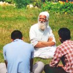 Environmentalist Sundarlal Bahuguna with activists at Tehri/Wikimedia Commons